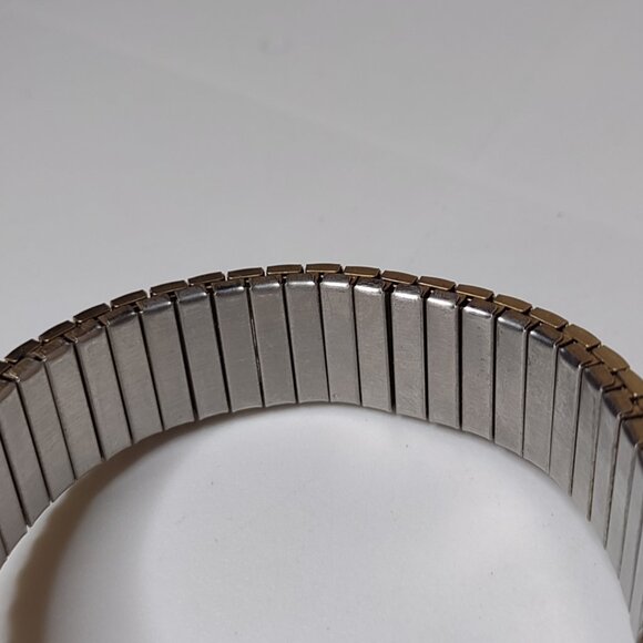 Very Cool 7 Inch Gold Tone McGregor Hunt Club Watch With Black Dial - Picture 10 of 14